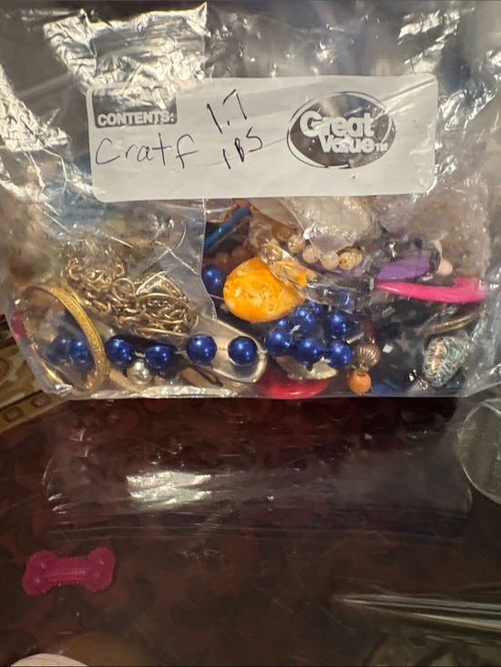 Unlisted Jewelry - Craft and Repurposing Costume Jewelry 1.7 LBS
